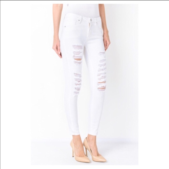 ✨LAST ONE ✨White distress skinny jeans - Picture 6 of 8